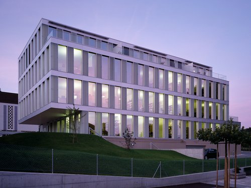 Architecture de CCHE pour le bâtiment administratif Fiduciaire Favre Suisse de Lausanne