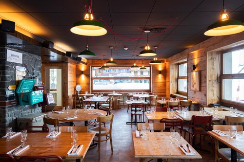 Transformation et réalisation de CCHE pour le Peanut lodge and winstub à Val d'Illiez Suisse