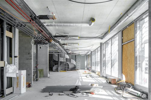 Architecture en chantier de CCHE pour The Hive 8 Suisse