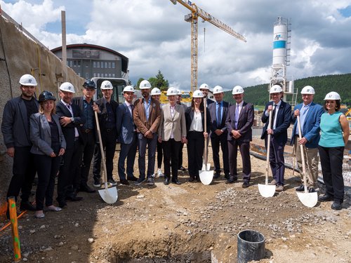Pose première pierre de l'Hôtel des horlogers au Brassus