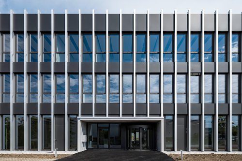 Architecture de CCHE pour le siège suisse Doka